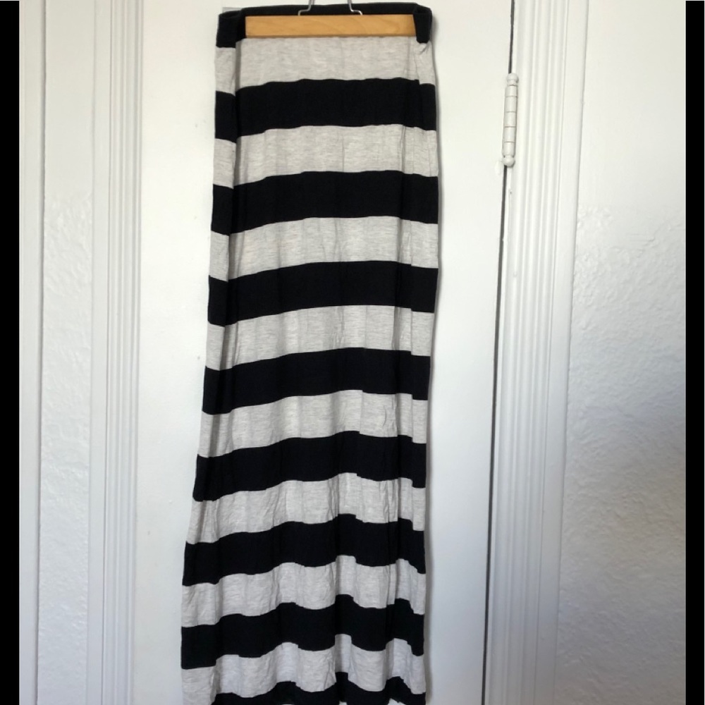 Black and beige skirt